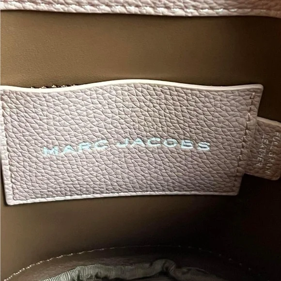 💰SOLD - H652L01PF22 - Marc Jacobs The Leather Bucket Bag - Picture 11 of 15